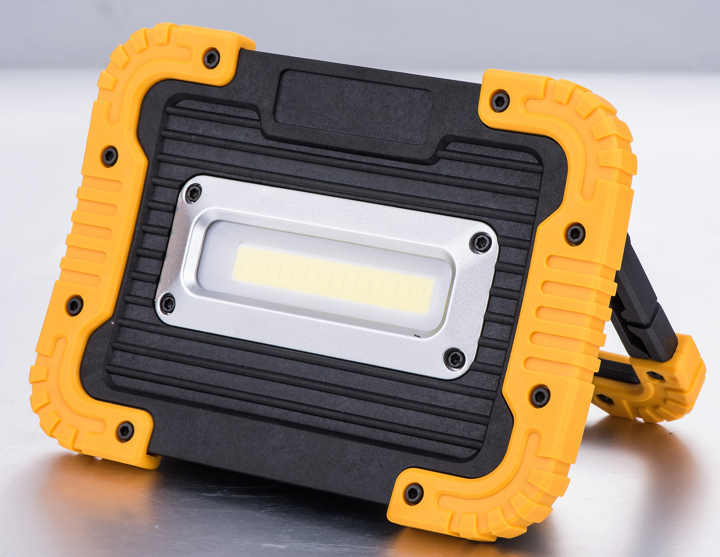 Woodbuilt LED Rechargeable Work Light with Power Bank